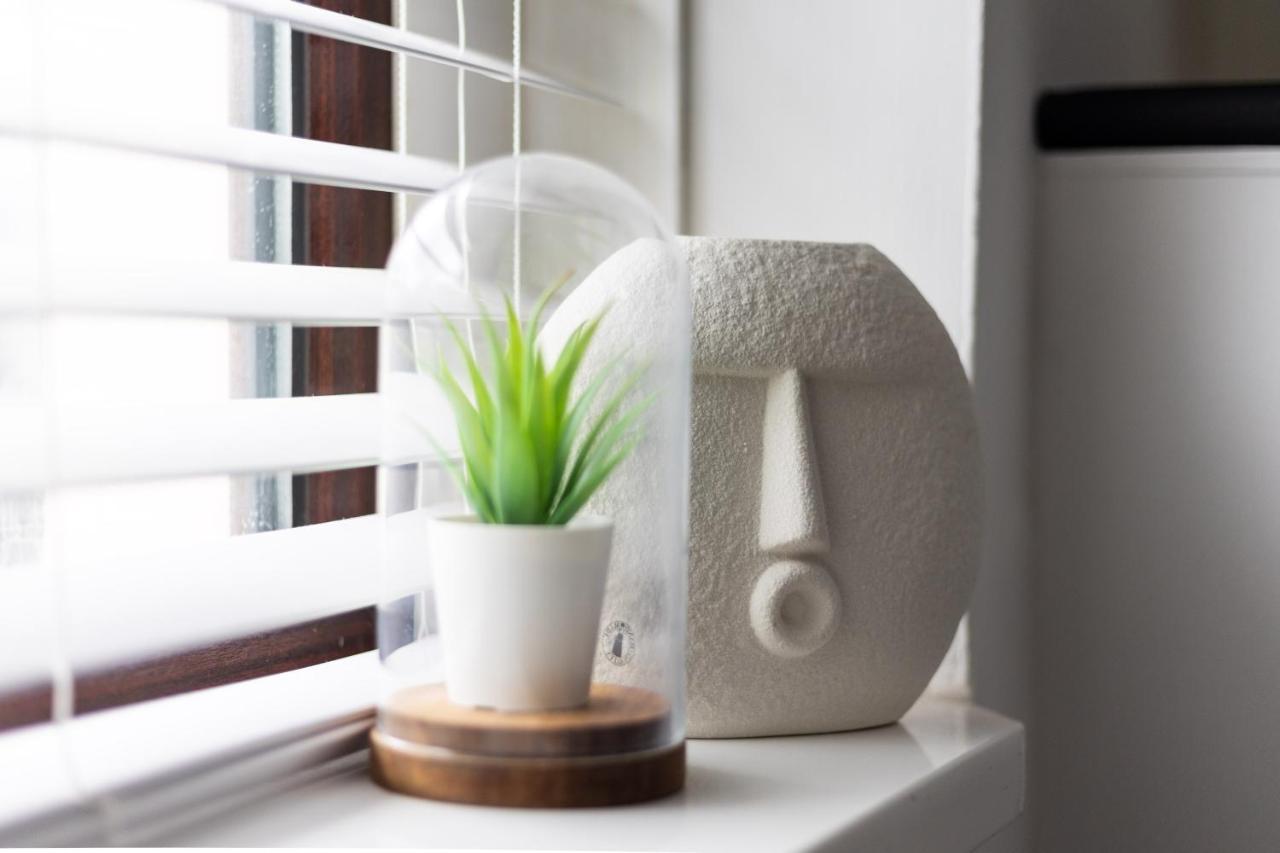 Levi Suite By Koya Homes - 3-Bedroom Home, Downtown Cardiff, Free Parking Esterno foto