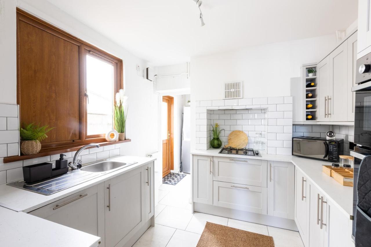 Levi Suite By Koya Homes - 3-Bedroom Home, Downtown Cardiff, Free Parking Esterno foto