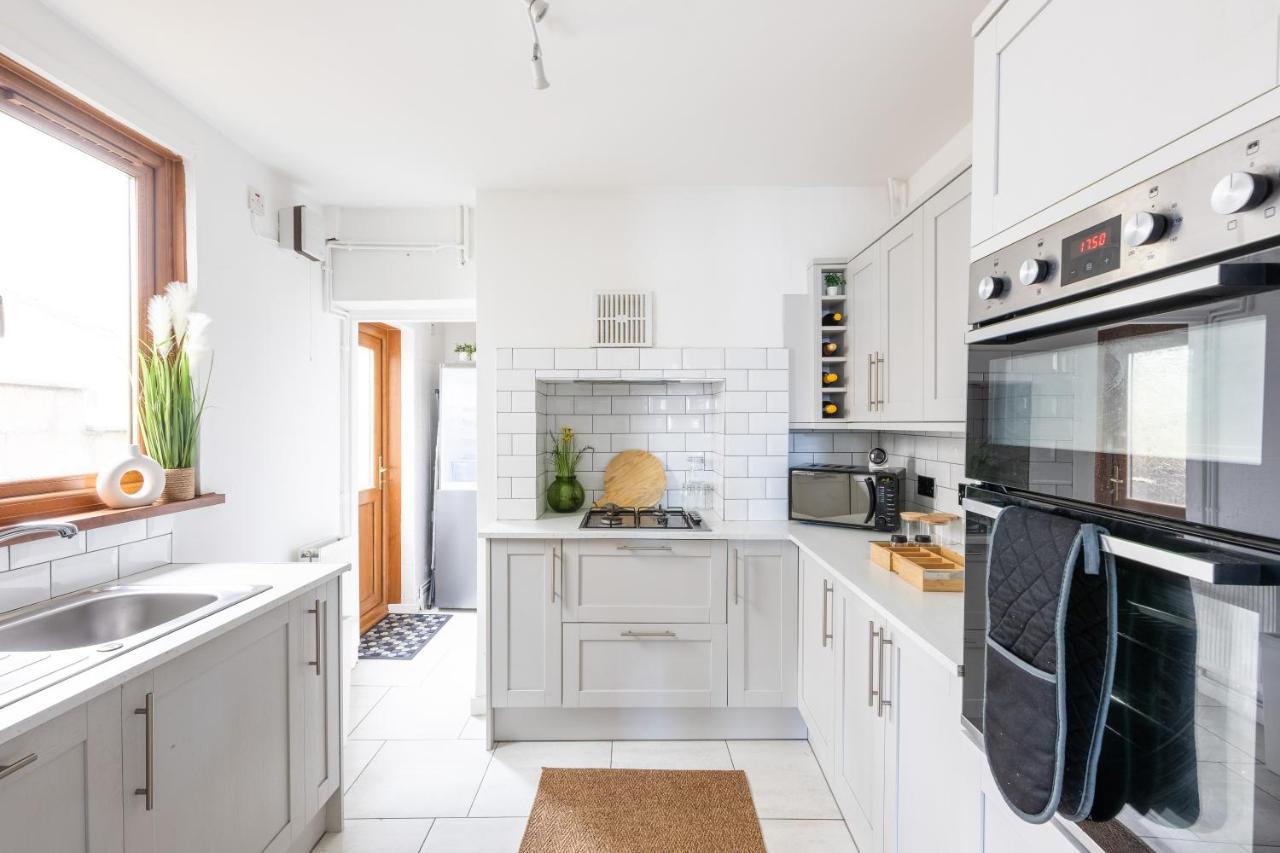 Levi Suite By Koya Homes - 3-Bedroom Home, Downtown Cardiff, Free Parking Esterno foto